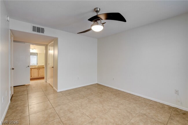 Building Photo - 5710 E Tropicana Ave