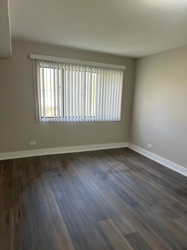 Building Photo - 1000 Bayside Dr.  4578