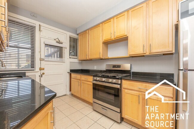 Building Photo - 201 Kedzie St