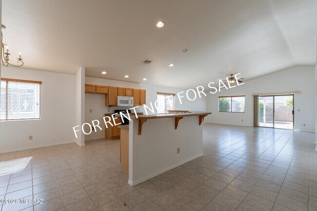 Building Photo - 2439 W Rousseau St