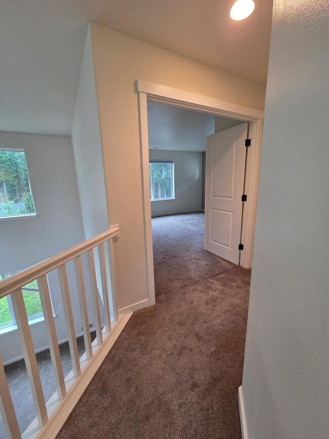 Building Photo - Beautiful 3-Bed Home with Private Yard and Modern Upgrades