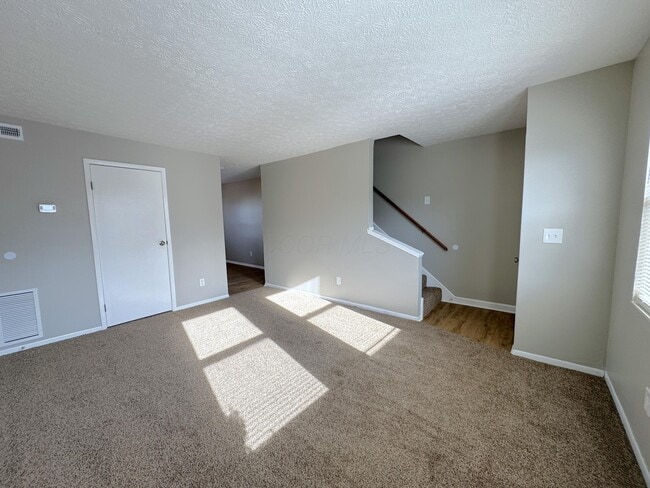 Building Photo - 2596 Sawbury Blvd