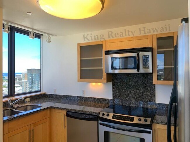 Building Photo - *Luxury Living at a reasonable price! 1 br...