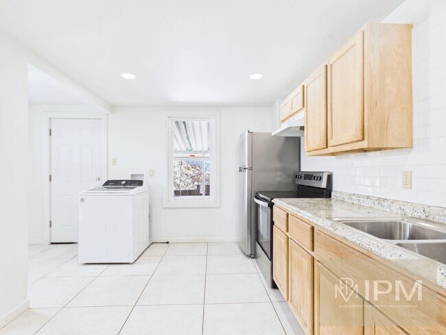 Building Photo - Charming 3 Bedroom Home in Steelton, Pa!