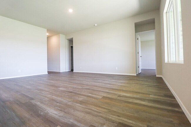 Building Photo - New Construction Home! 4 Bed 2 Bath With P...
