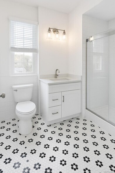 Building Photo - 122 Greenwich Ave