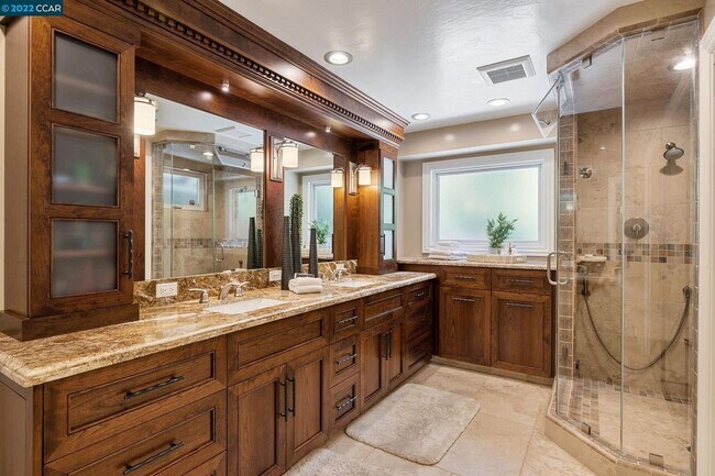 Building Photo - Outstanding 4 Bed 2.5 Bath Alamo Home in Bryan Ranch - Mt. Diablo Foothills!