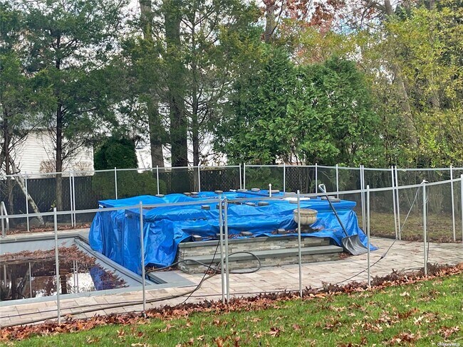 Building Photo - 9 English Ivy Ln