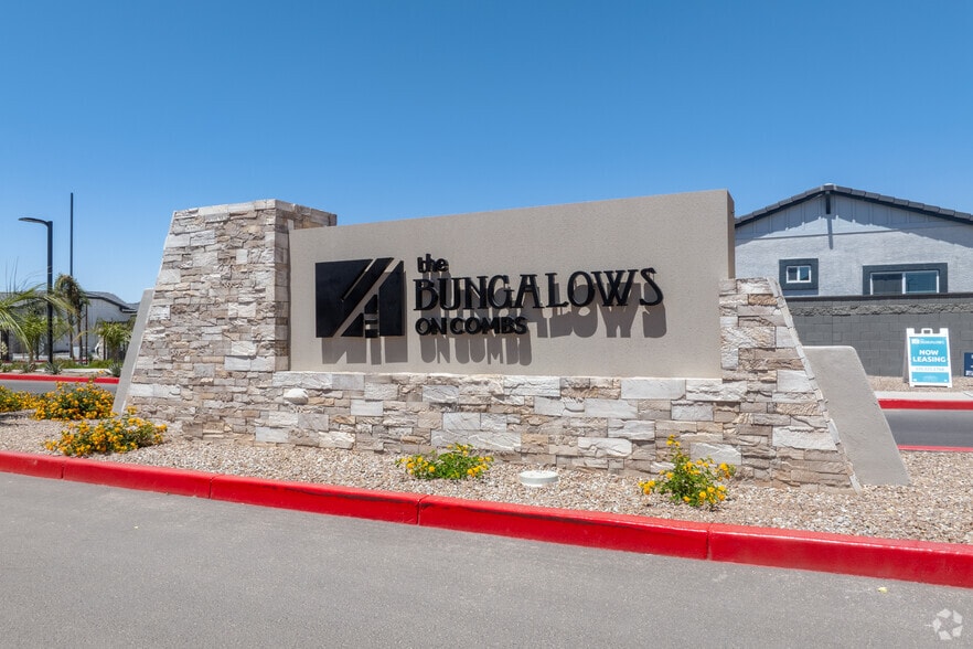 Monument Signage - Bungalows on Combs