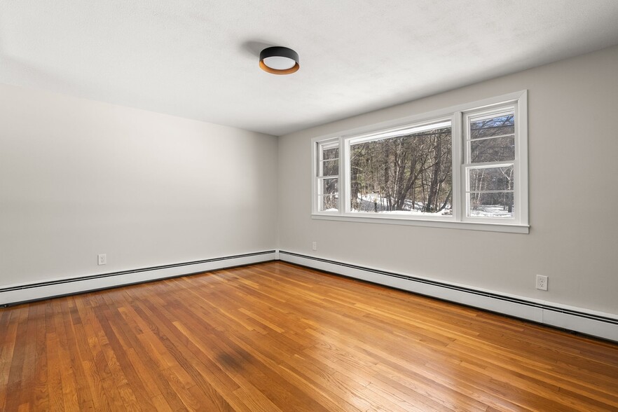 Building Photo - 41 Scadding St