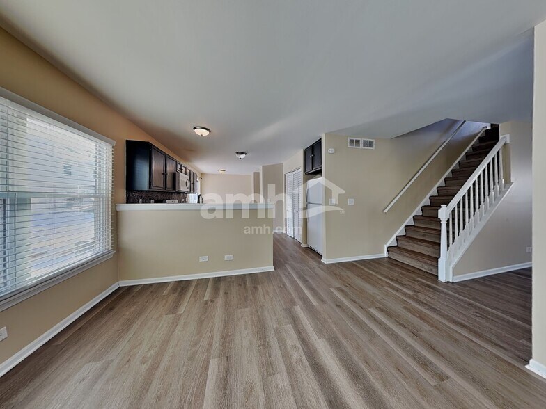 Building Photo - 790 Dogwood Ln