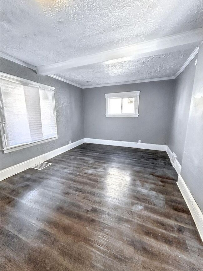 Building Photo - Adorable 3-Bedroom Home with Modern Conven...