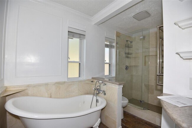 Building Photo - 102 S Timber Top Dr
