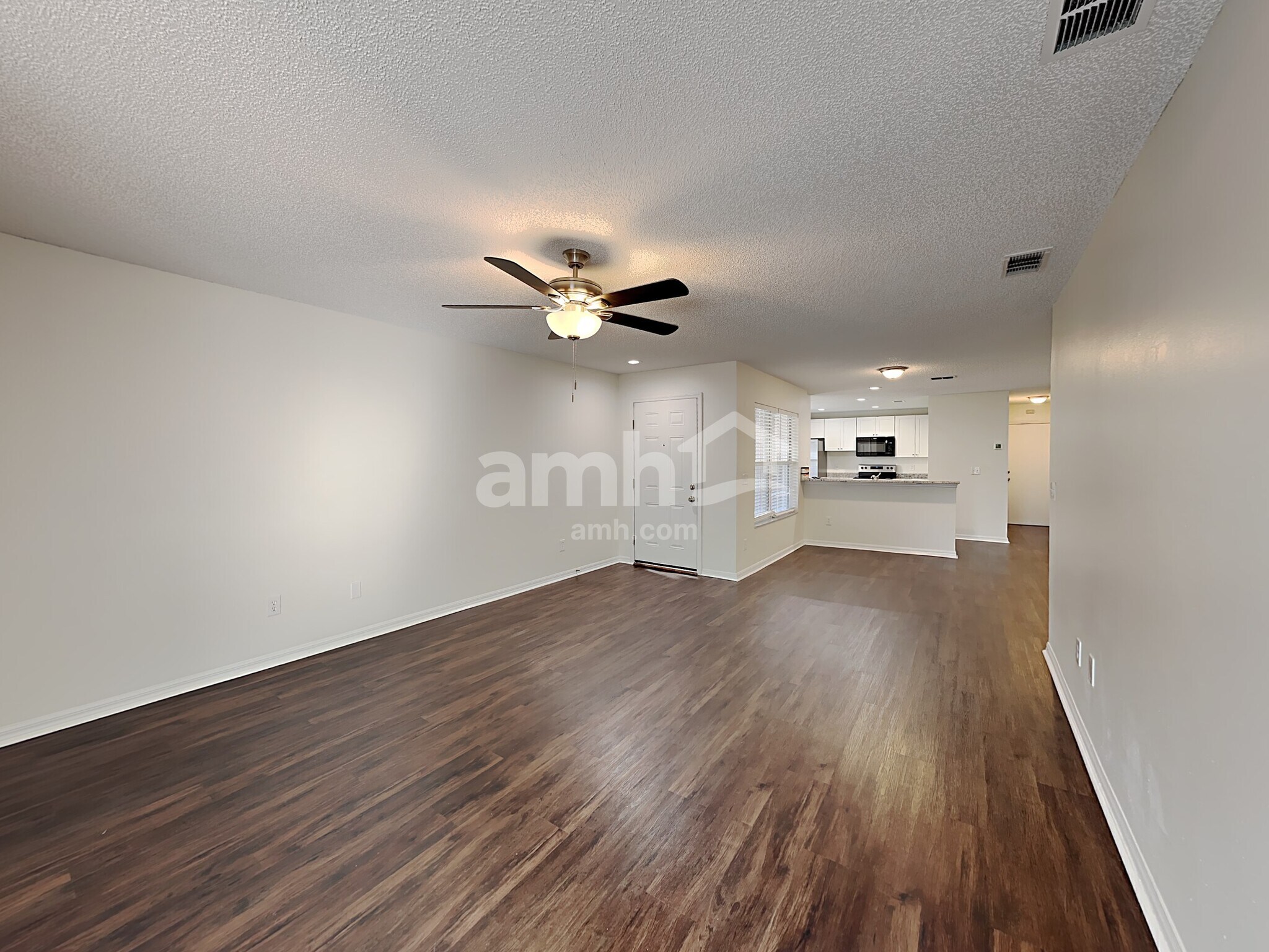 Building Photo - 2273 Heathwood Cir