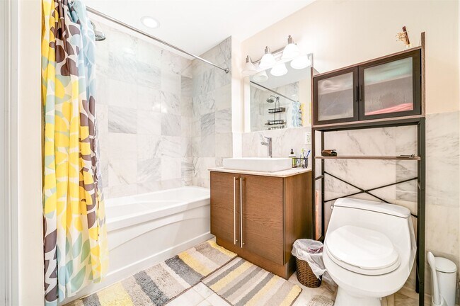 Building Photo - 10 Regent St