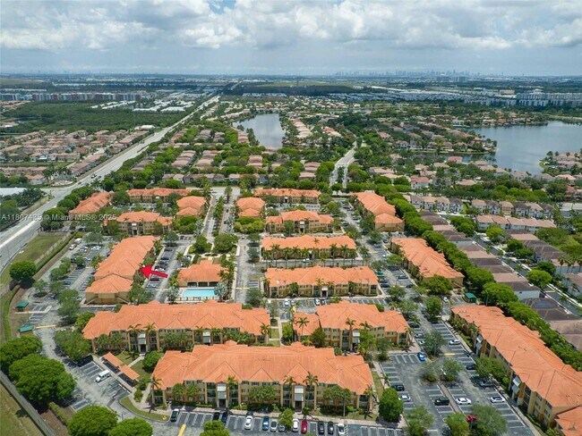 Building Photo - 7330 NW 114th Ave