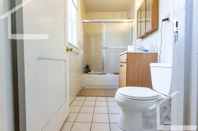 Building Photo - 9/1 Huge 4BR/2BA near Comm Ave, Brighton C...