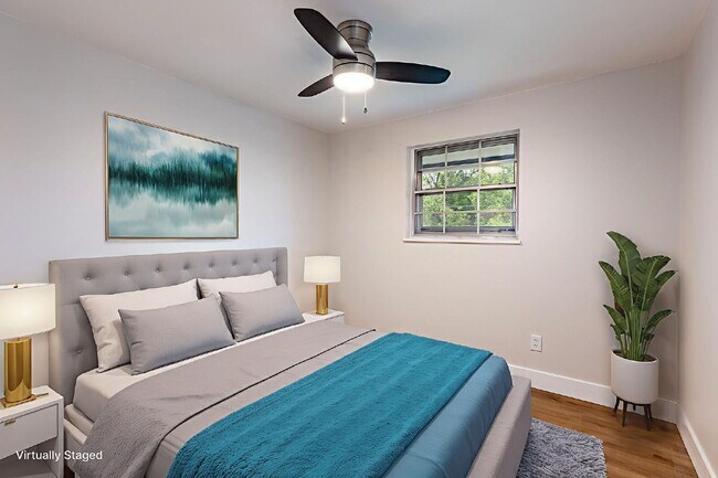 Building Photo - 722 Castro Ln