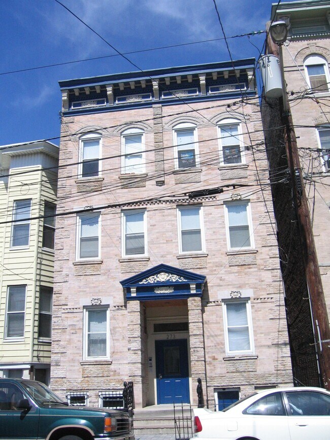 Building Photo - 273 Webster Ave