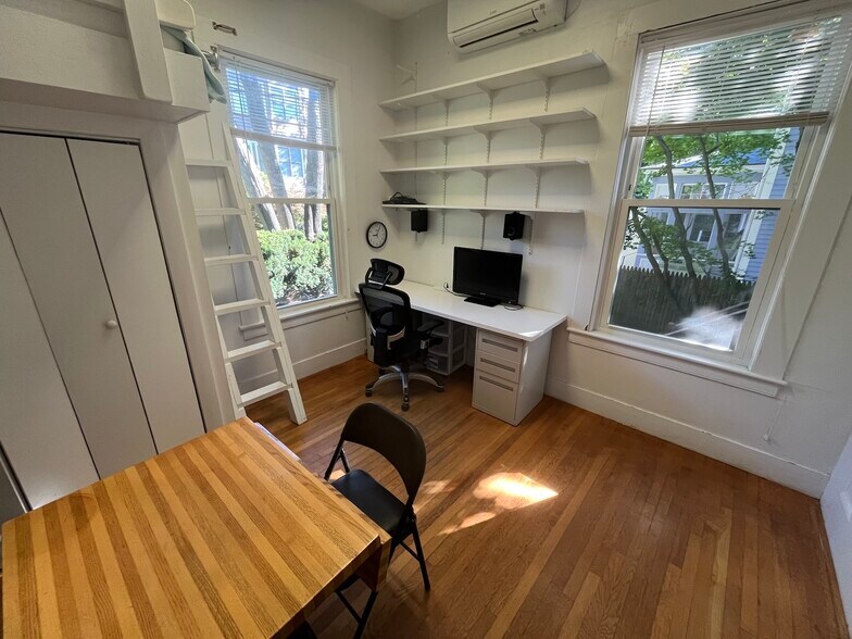 Primary Photo - 15 Arlington St