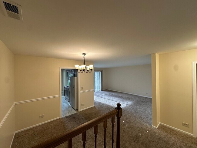 Building Photo - 1304 N Streamwood Ln