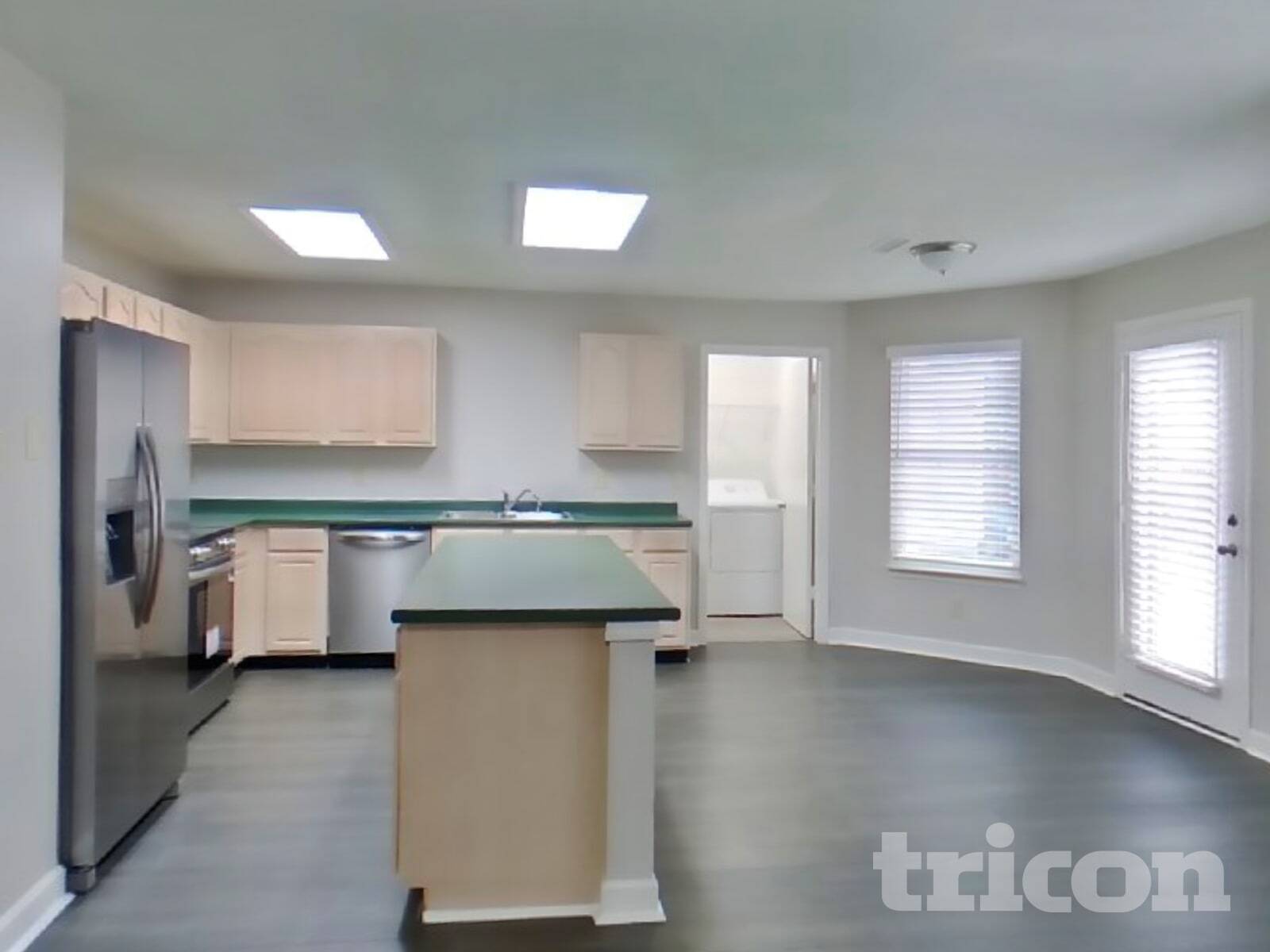 Building Photo - 350 Sunburst Ln