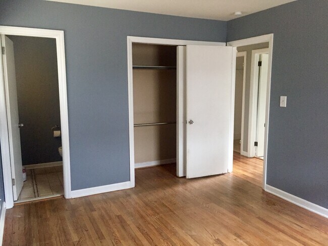 Building Photo - 5321 Ridgewood Heights Dr