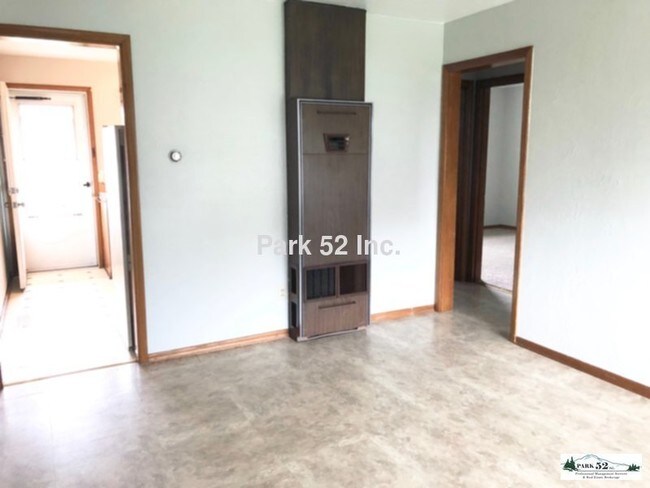 Building Photo - 317 4th Ave SW