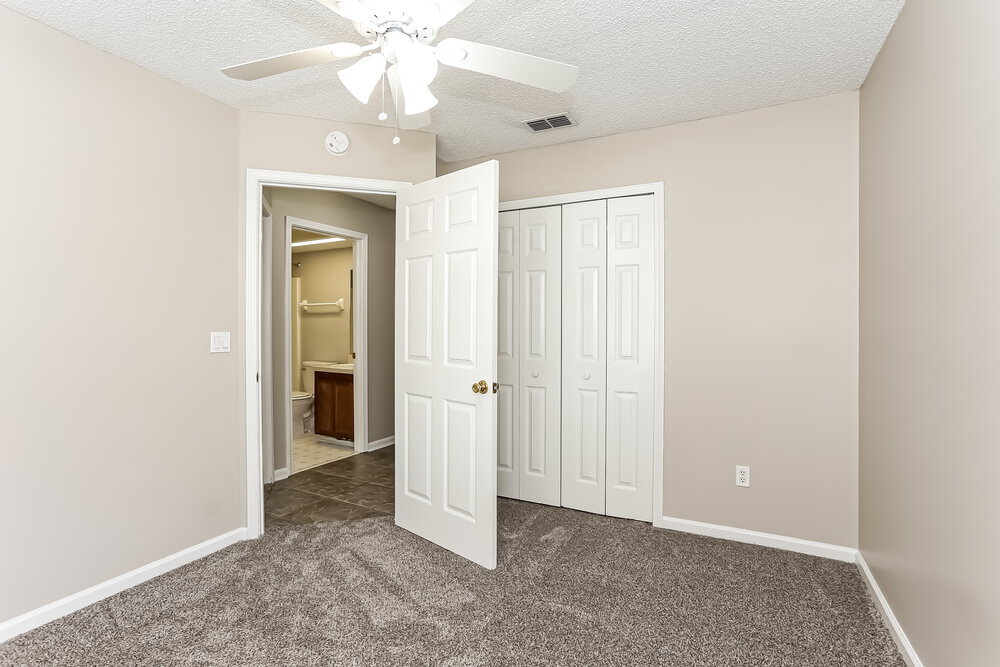 Building Photo - 8338 Lakemont Dr