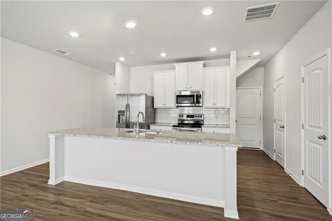 Building Photo - 424 Whitetail Cir