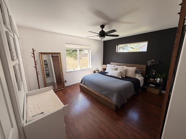 Building Photo - 323 Huppert Ln
