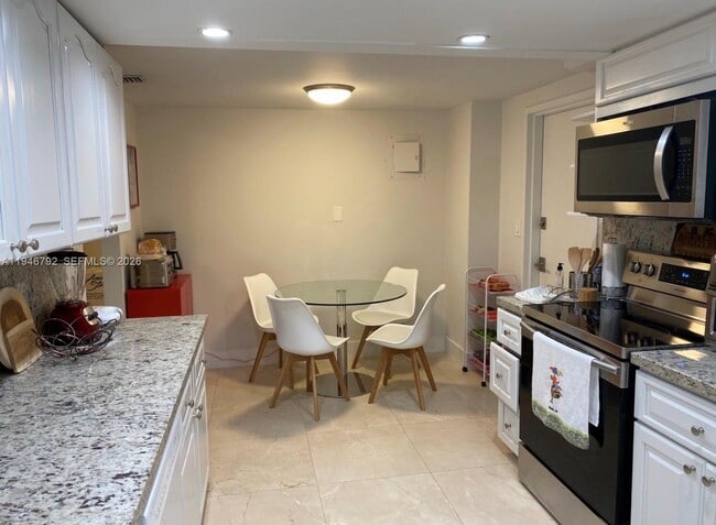 Building Photo - 155 Ocean Ln Dr