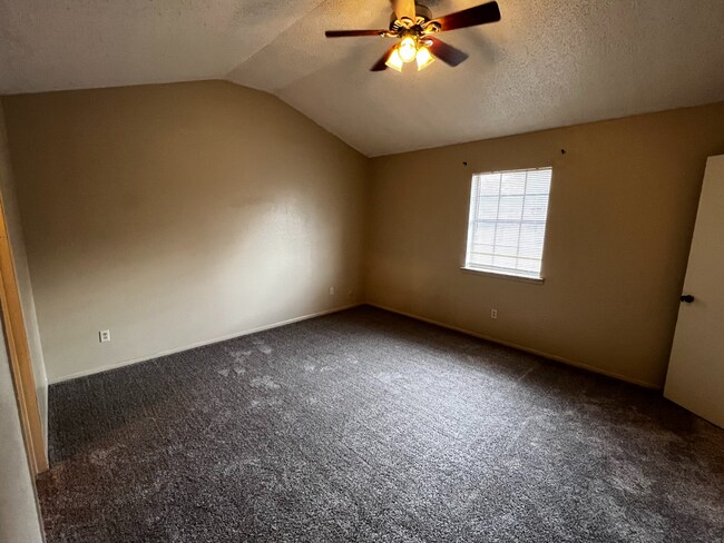 Building Photo - 85 E Caldwood Dr