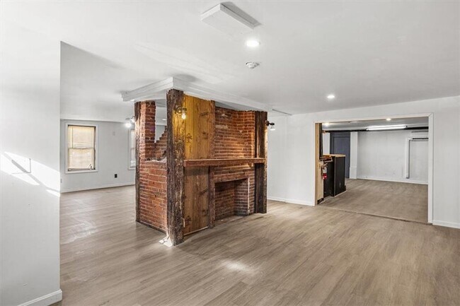 Building Photo - 57 N Main St