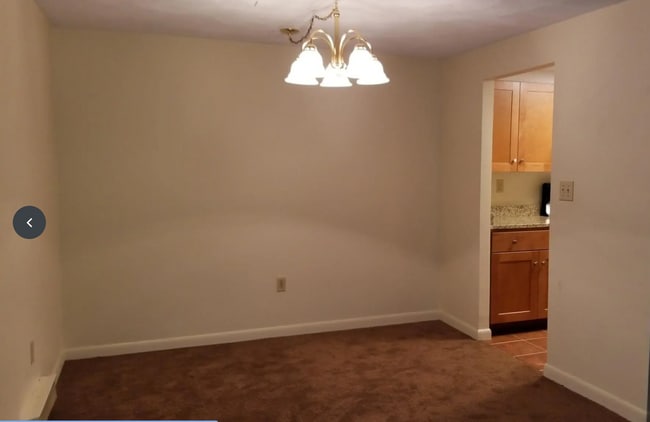 Building Photo - 387 Adams St