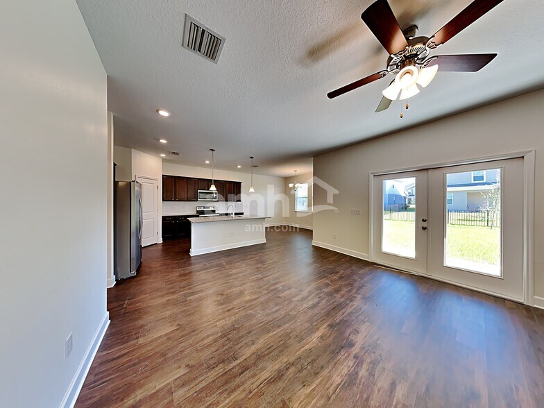 Building Photo - 2214 Saffron Walden Dr