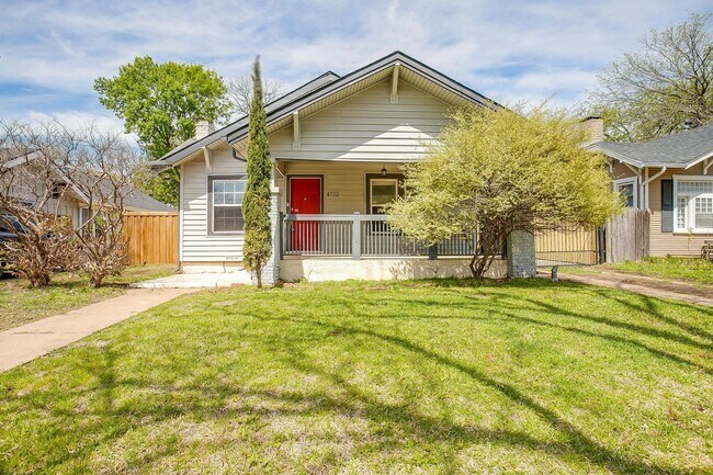 Building Photo - Well Maintained 3 Bed, 2 Bath in Establish...