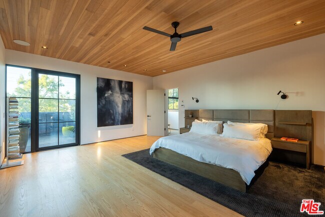 Building Photo - 746 Marco Pl