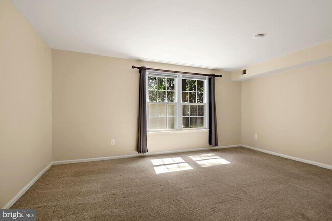 Building Photo - 752 Quince Orchard Blvd