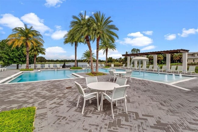 Building Photo - 8884 Bismarck Palm Dr