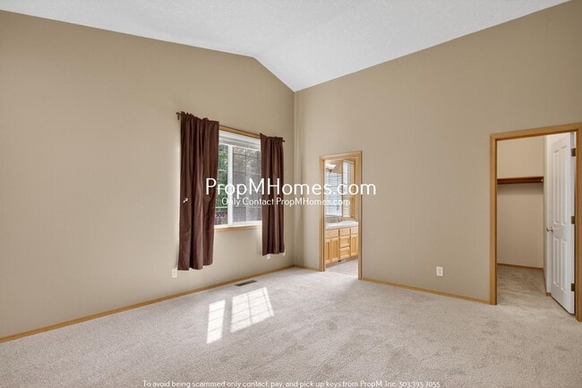 Building Photo - Spacious Three Bedroom Home in Clackamas!
