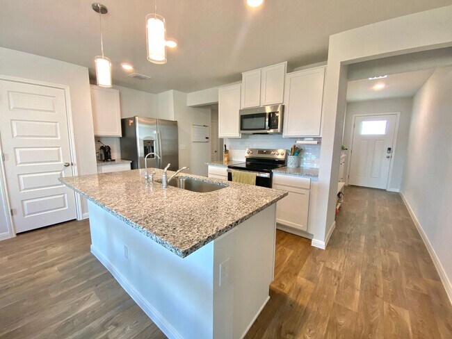 Building Photo - Modern Comfort Meets Peaceful Living – A s...