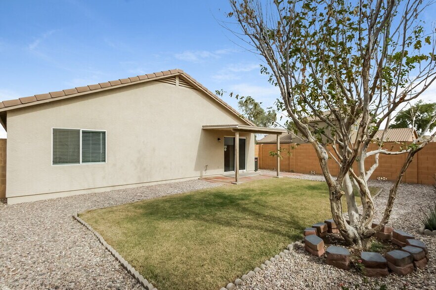 Building Photo - 2377 E San Manuel Rd