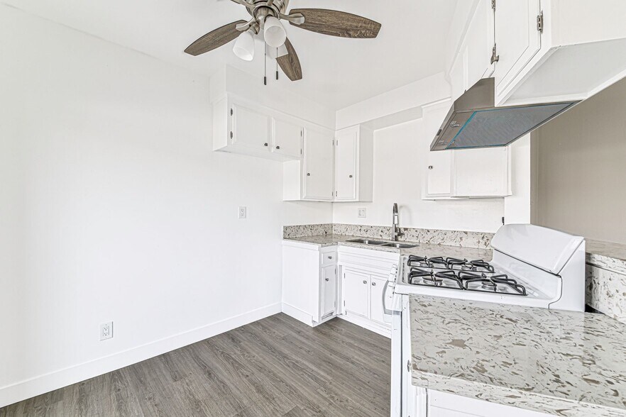 Building Photo - 147 S Magnolia Ave