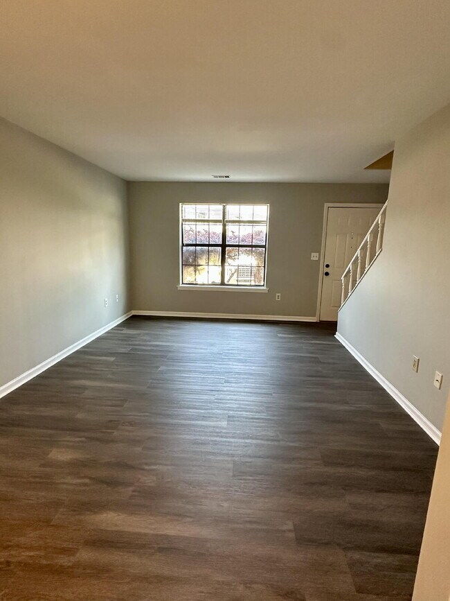 Building Photo - Move in Ready!