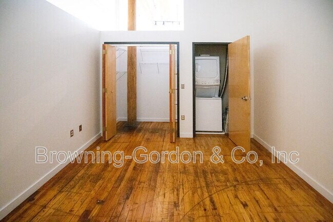 Building Photo - 1350 Rosa L Parks Blvd