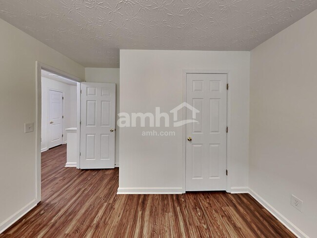 Building Photo - 127 Oleander Way