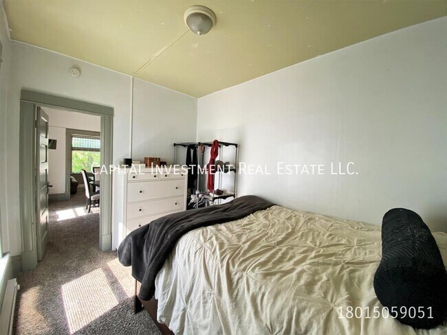 Building Photo - 460 E 300 S