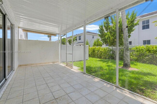 Building Photo - 136 SW 169th Ave