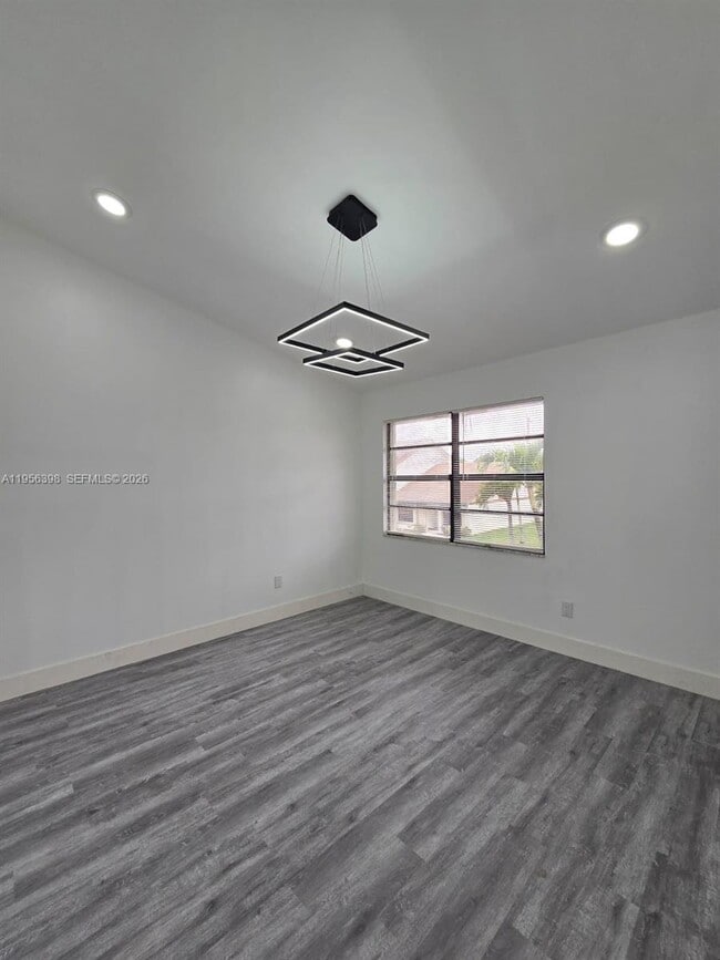 Building Photo - 1120 Parkside Green Dr